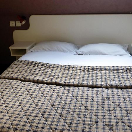 Hotel De France Pontorson Room photo