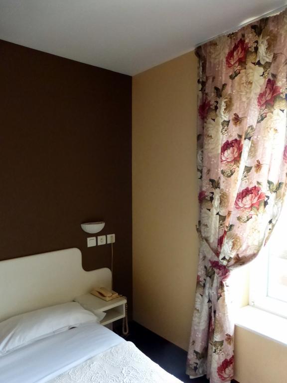 Hotel De France Pontorson Room photo